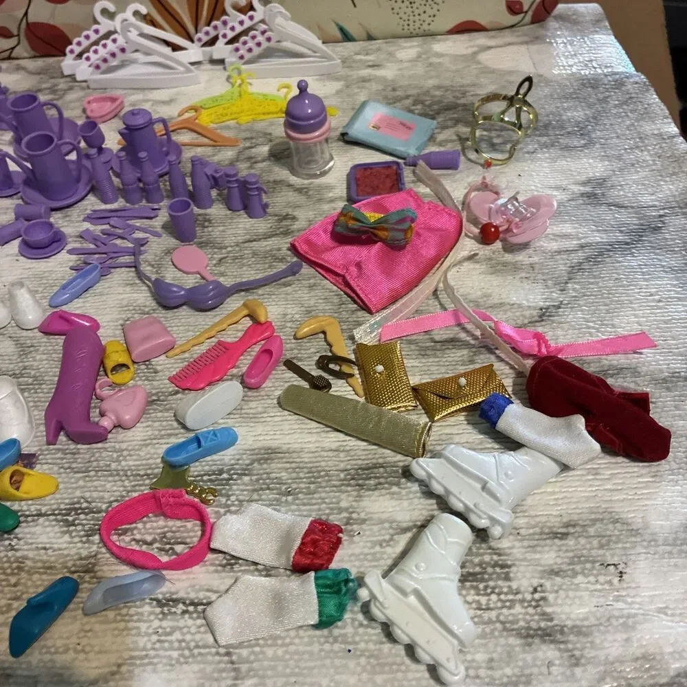 barbie accessories lot: 1960’s, 1992 Hangers And Other Items